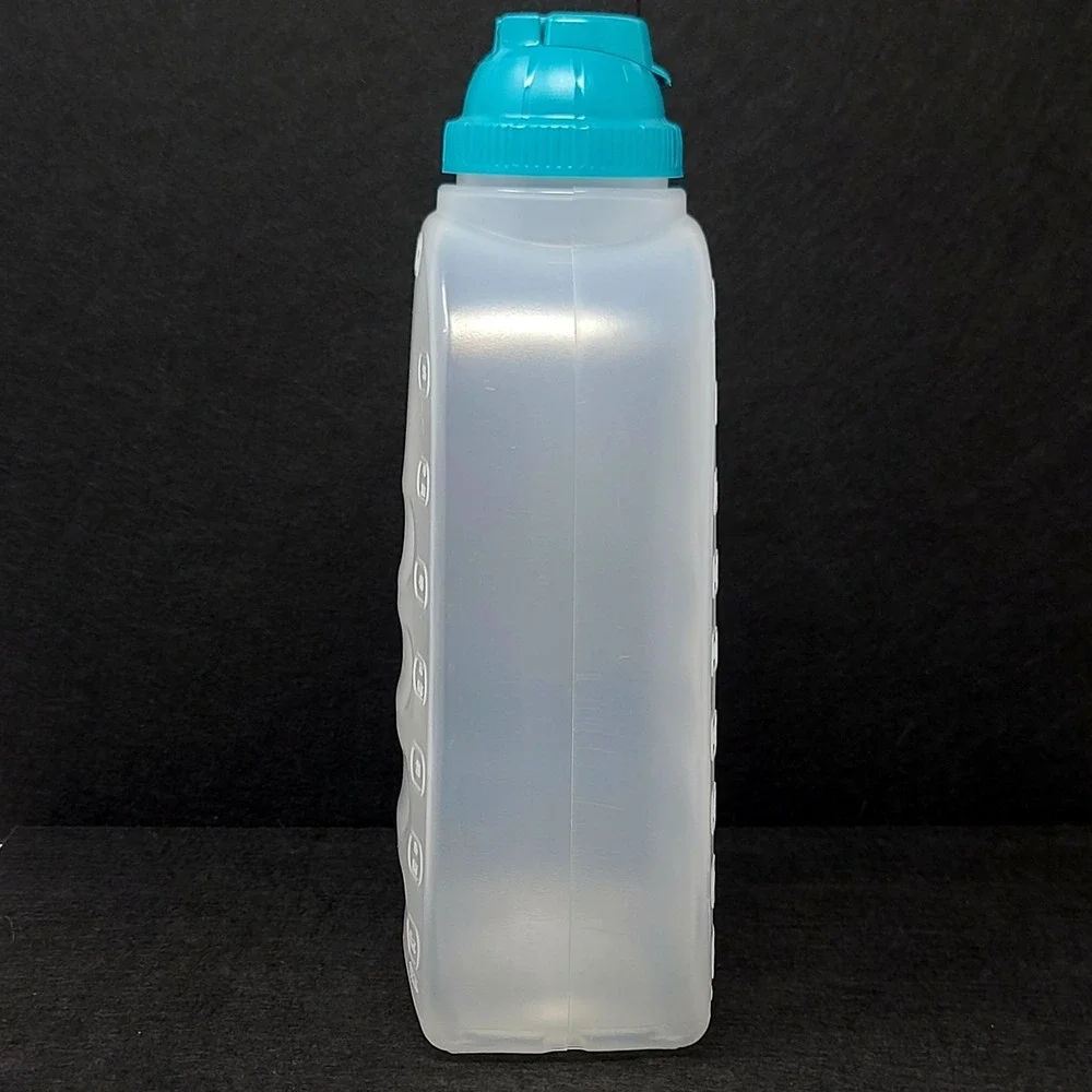 United Solutions 2 Quart 1.8L 60 Oz Water Bottle Aqua Flip Top Made In USA